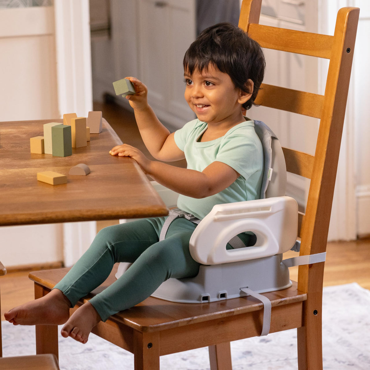 Compact Lightweight Toddler Booster Seat K454