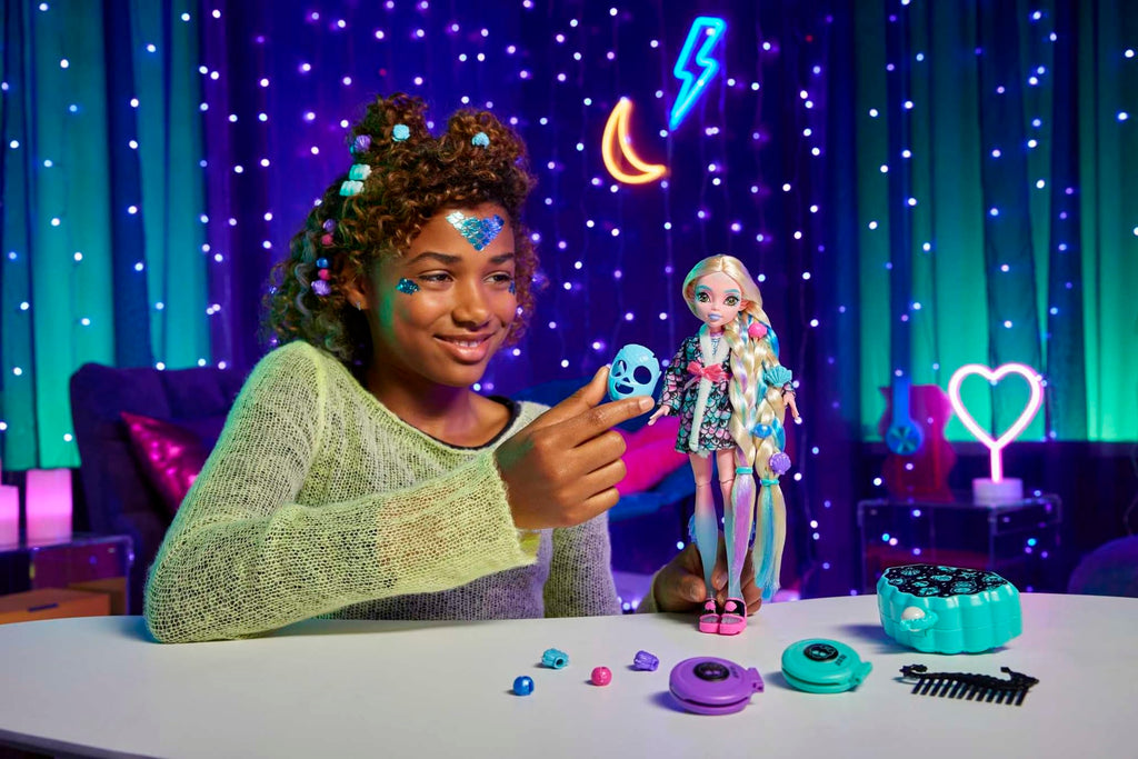 Monster High Doll with Hairstyling Clips, Hair Chalk & Tattoos S96312