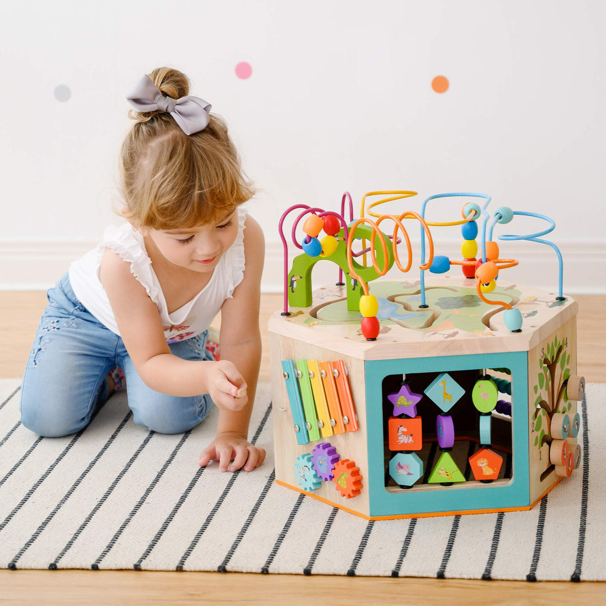 Wooden Activity Cube Station Y703894