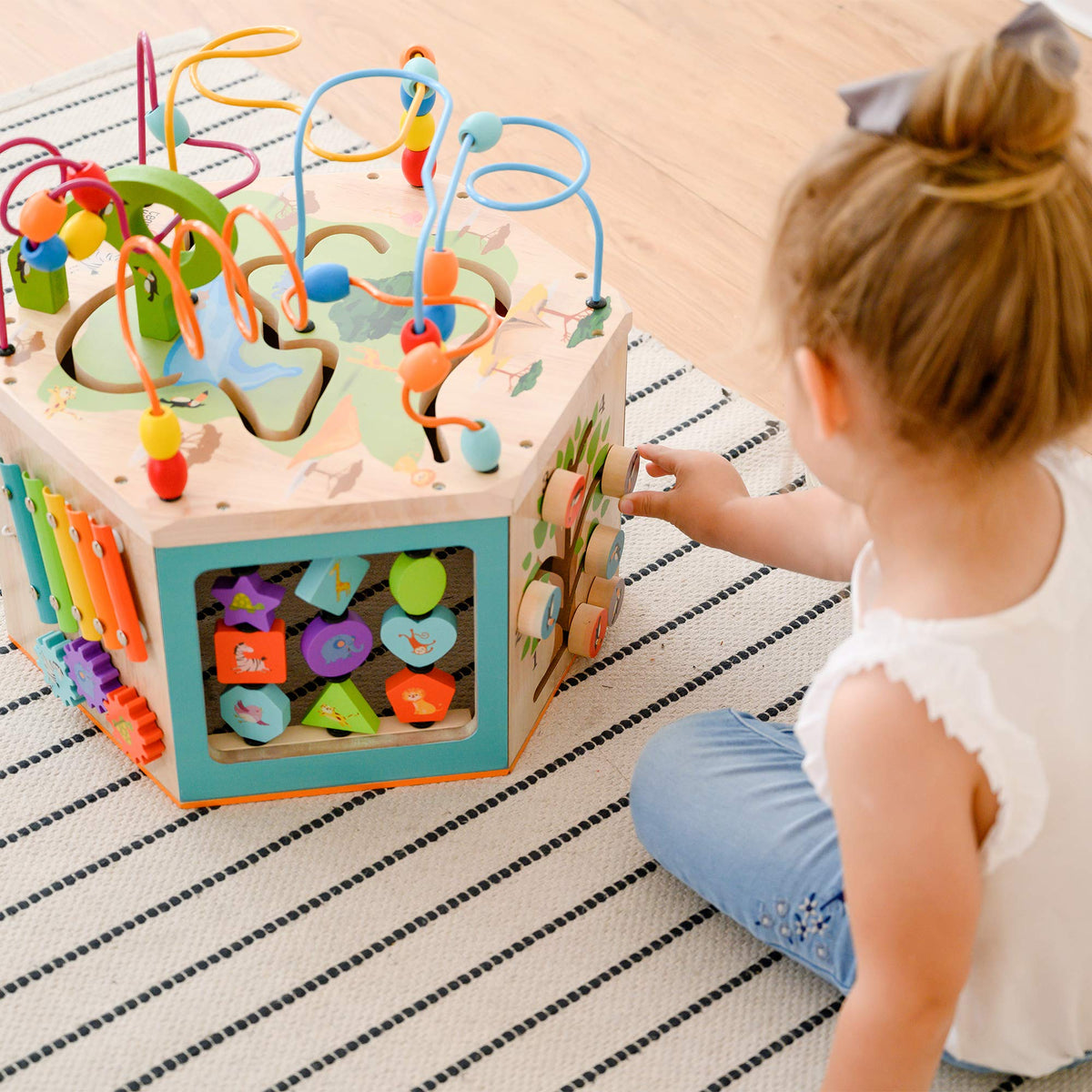 Wooden Activity Cube Station Y703894